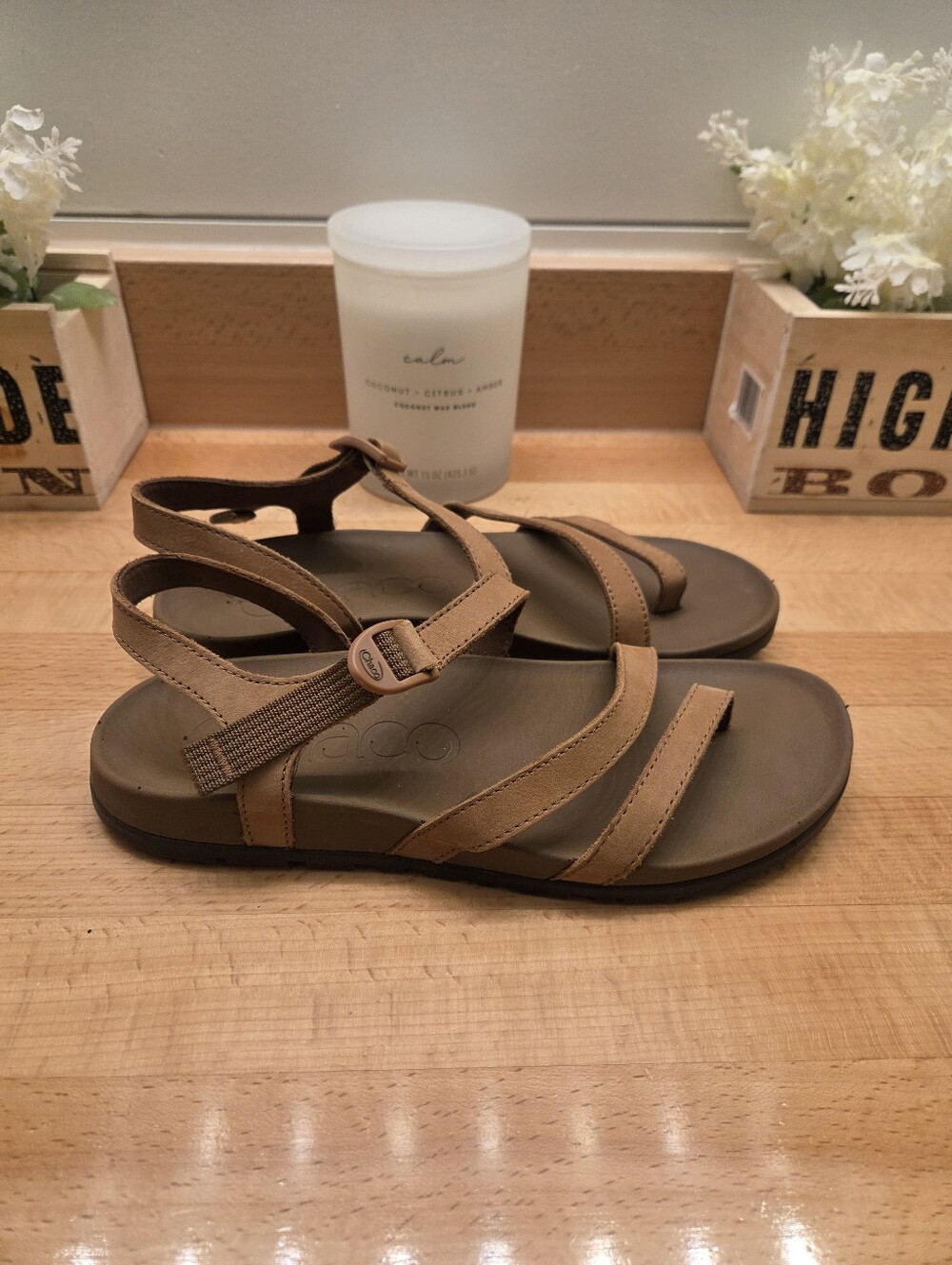 Chaco Women's Lowdown Strappy Sandals Bone Brown Leather Size 8